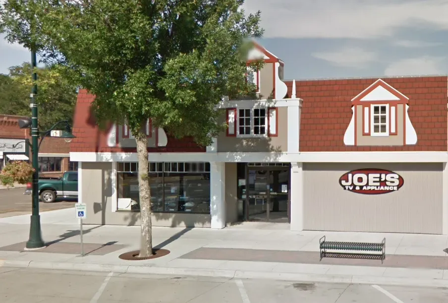 Joe's TV & Appliance outside